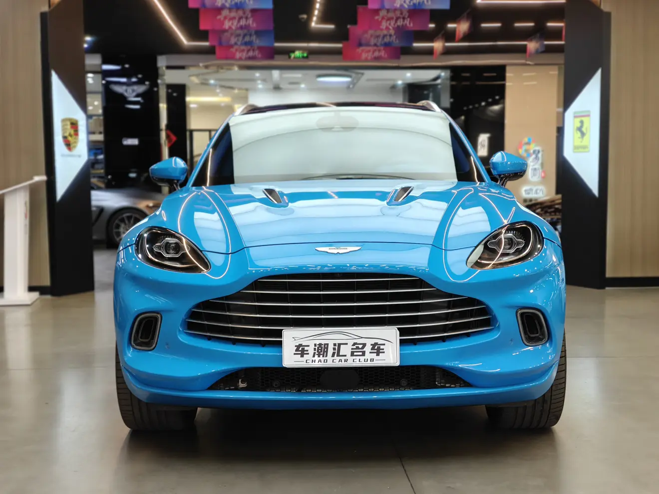 Aston Martin DBX  из Китая