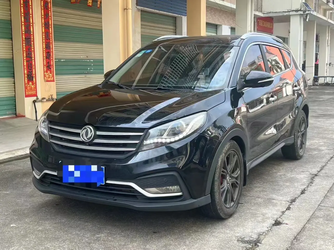 Dongfeng Fengon 580  из Китая