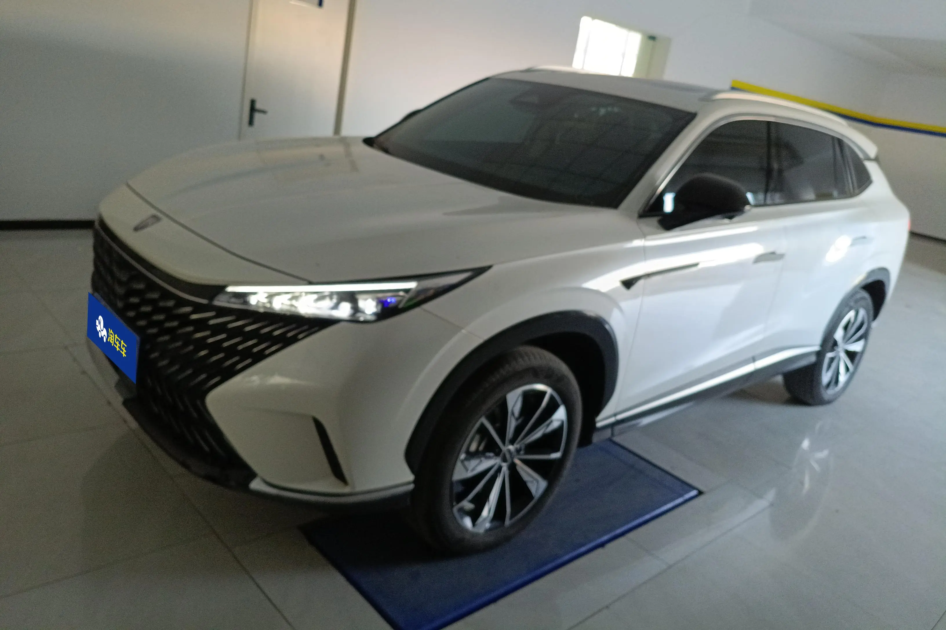 Roewe RX5  из Китая