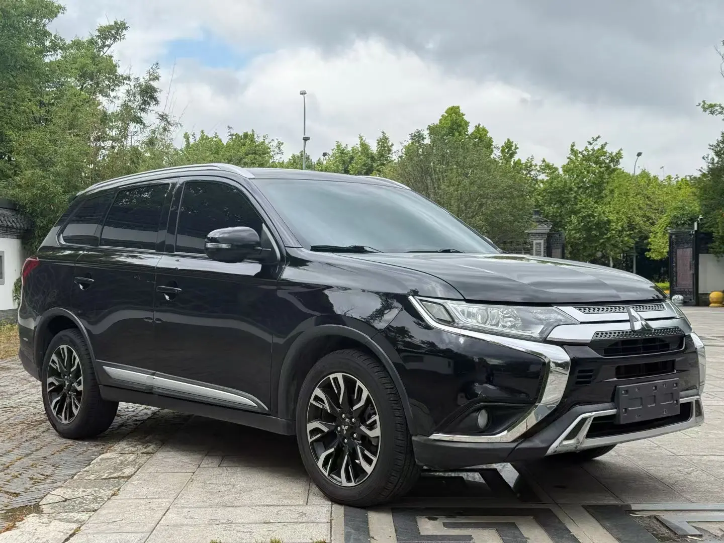 Mitsubishi Outlander  из Китая