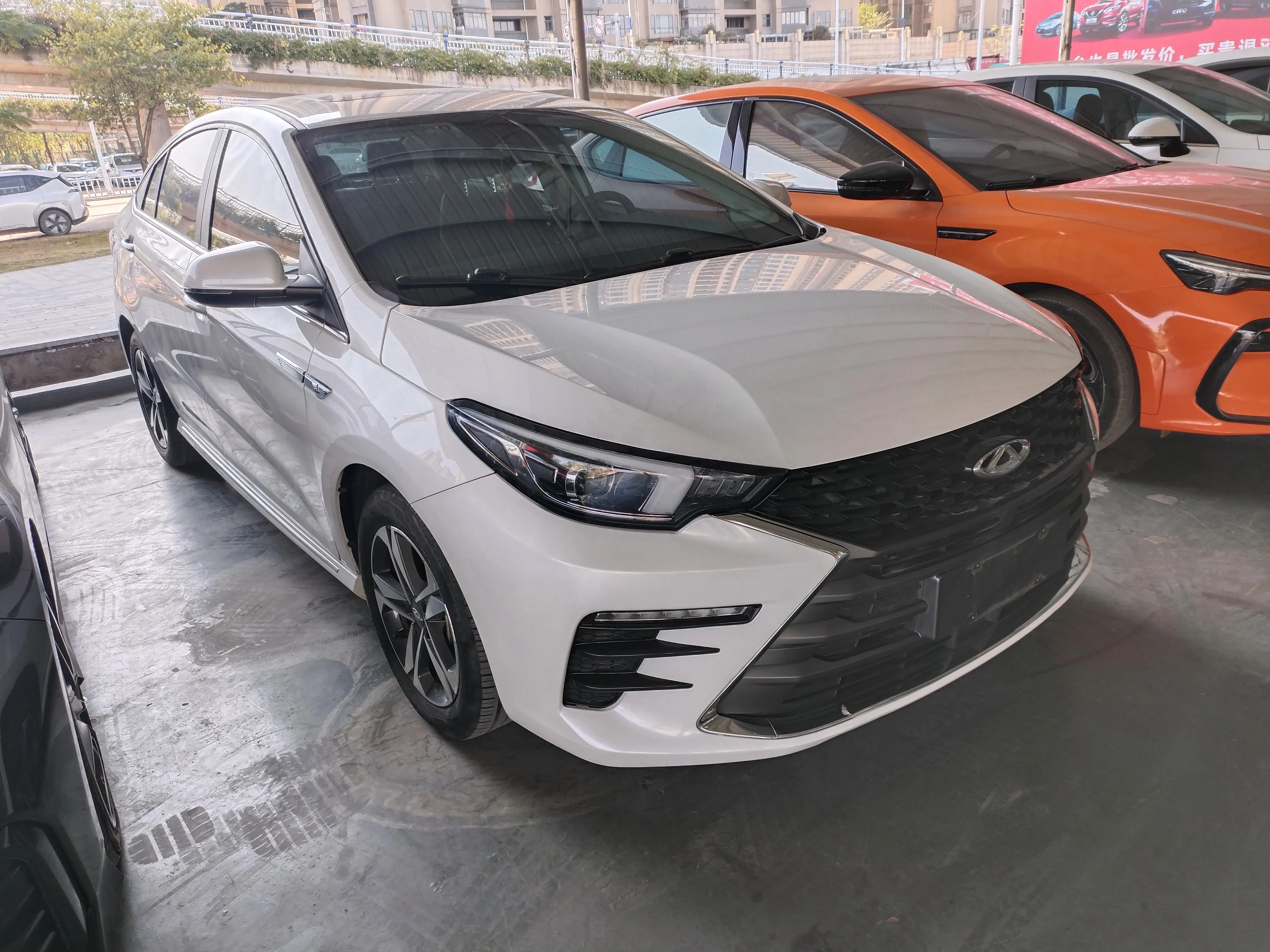 Omoda S5  из Китая