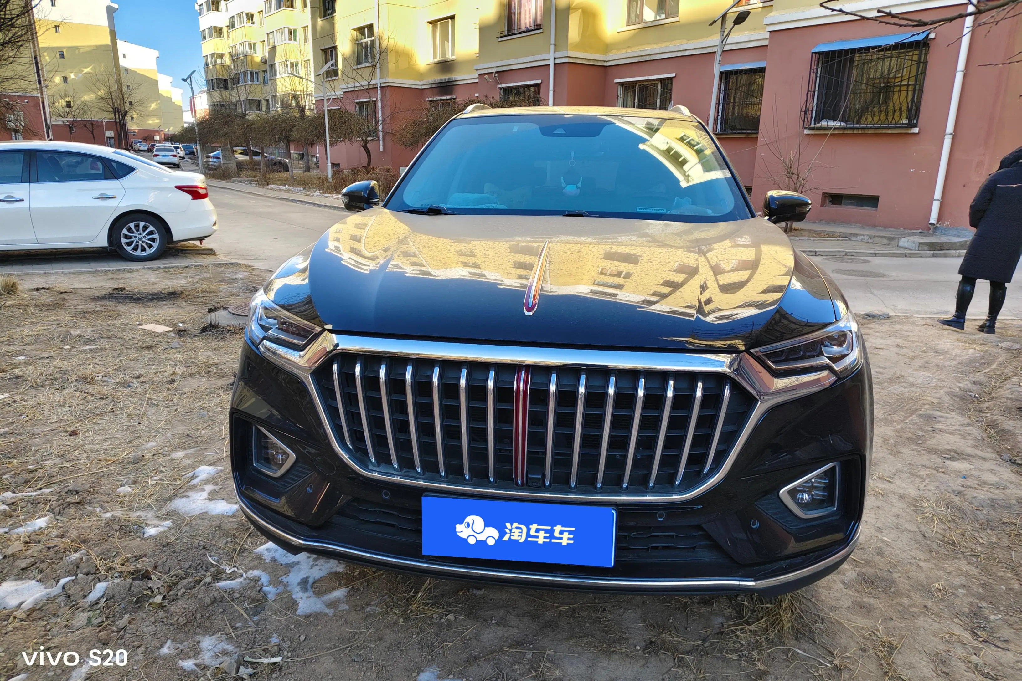 Hongqi HS5  из Китая