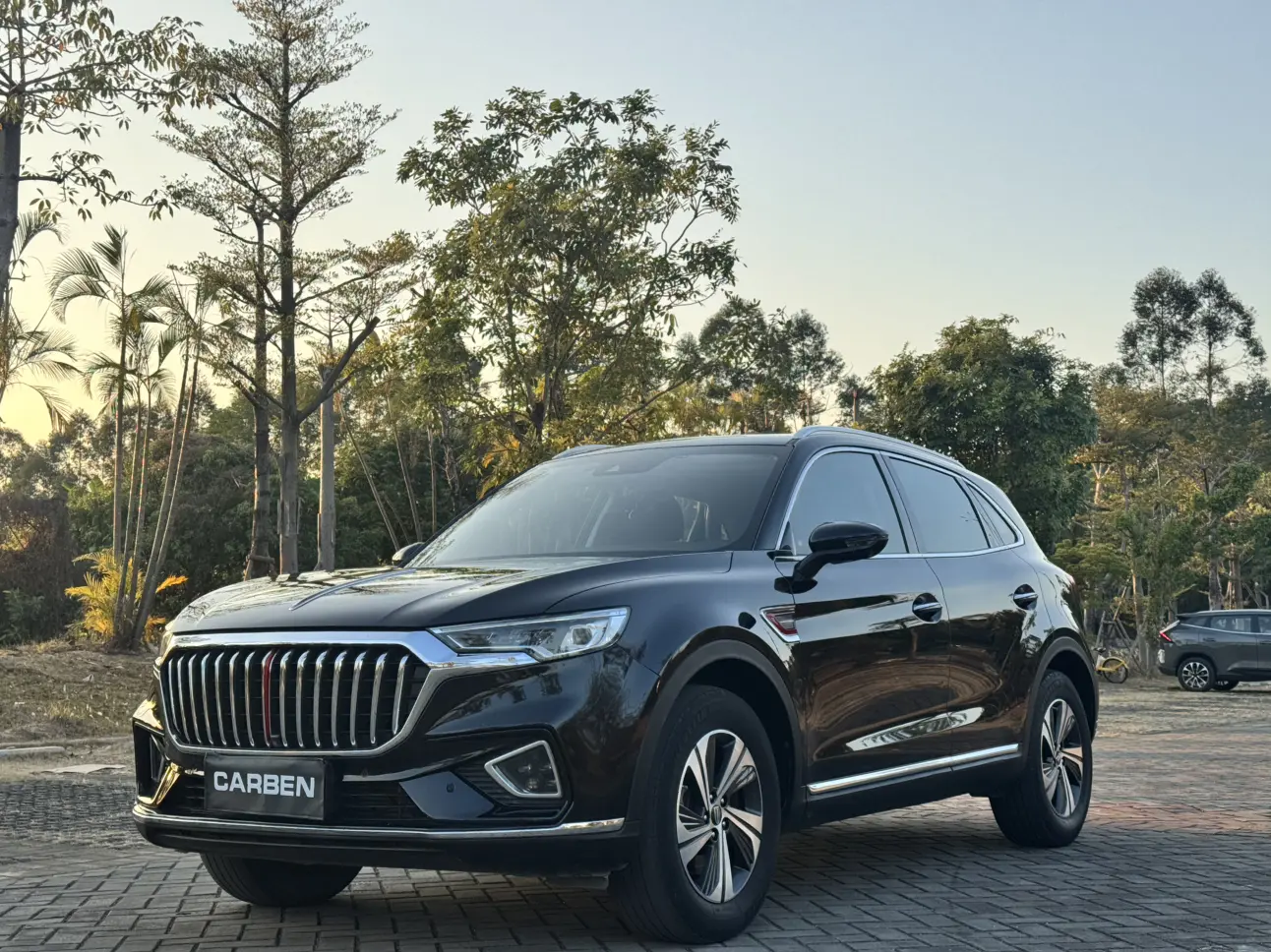 Hongqi HS5  из Китая