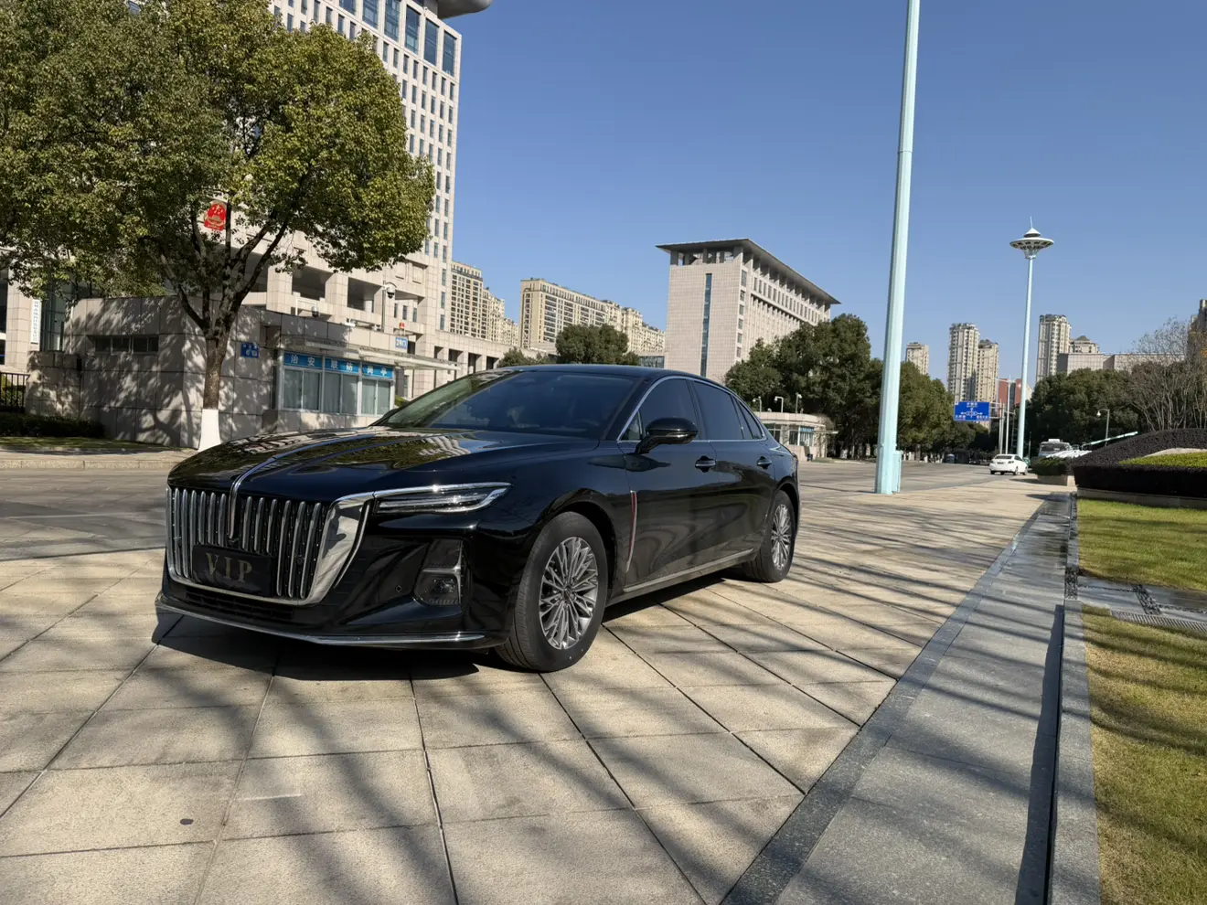 Hongqi H5  из Китая