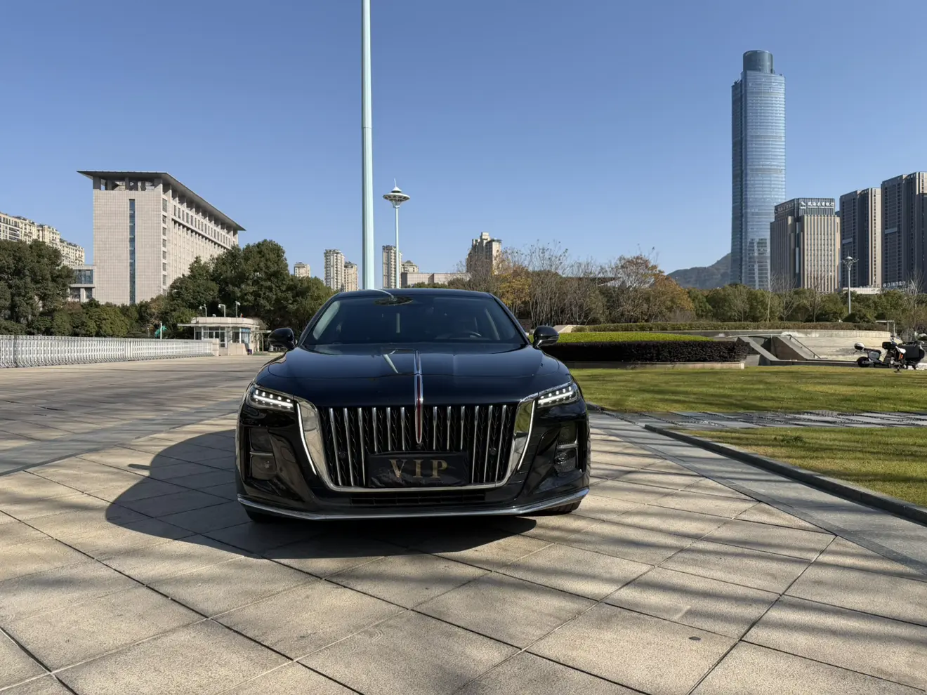 Hongqi H5  из Китая