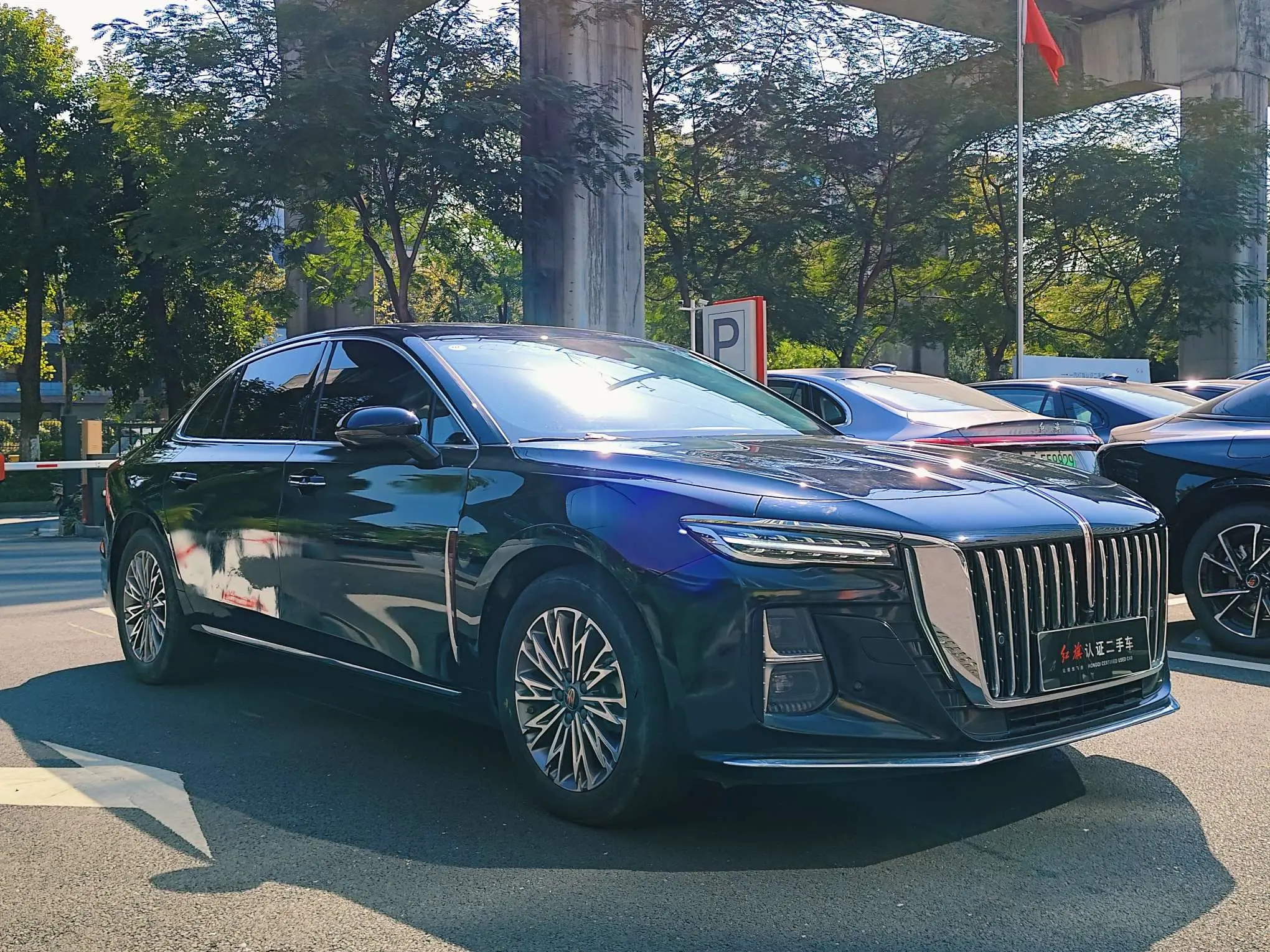 Hongqi H5  из Китая