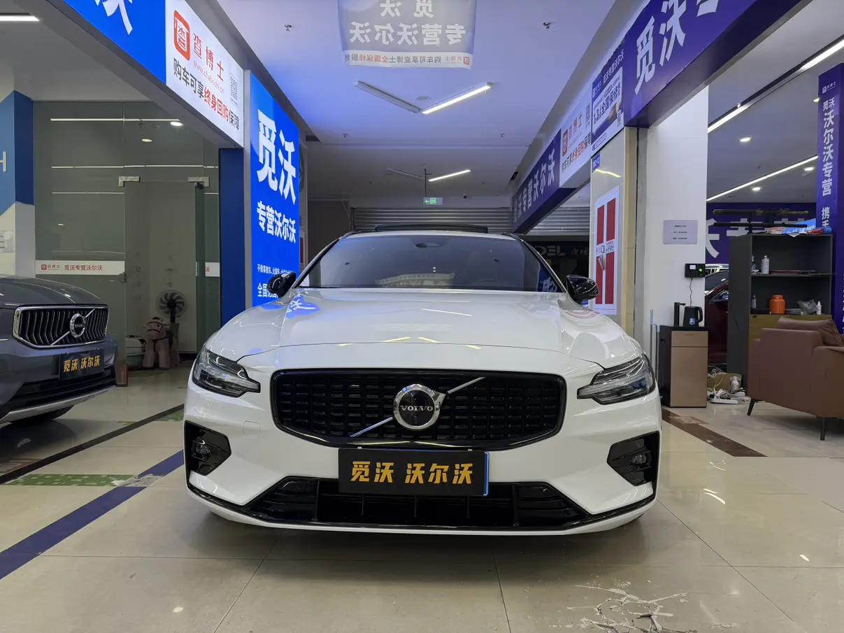 Volvo V60  из Китая