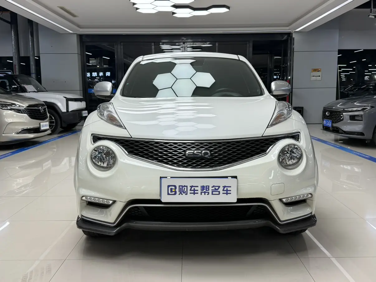 Infiniti ESQ  из Китая