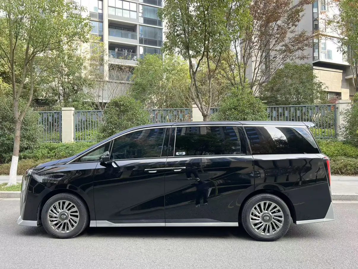 GAC Trumpchi M8  из Китая
