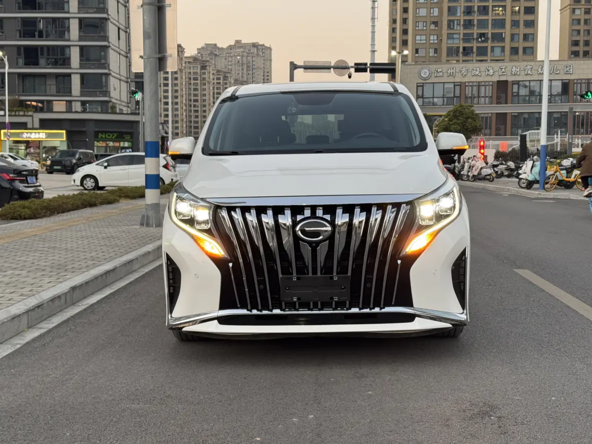 GAC Trumpchi M8  из Китая