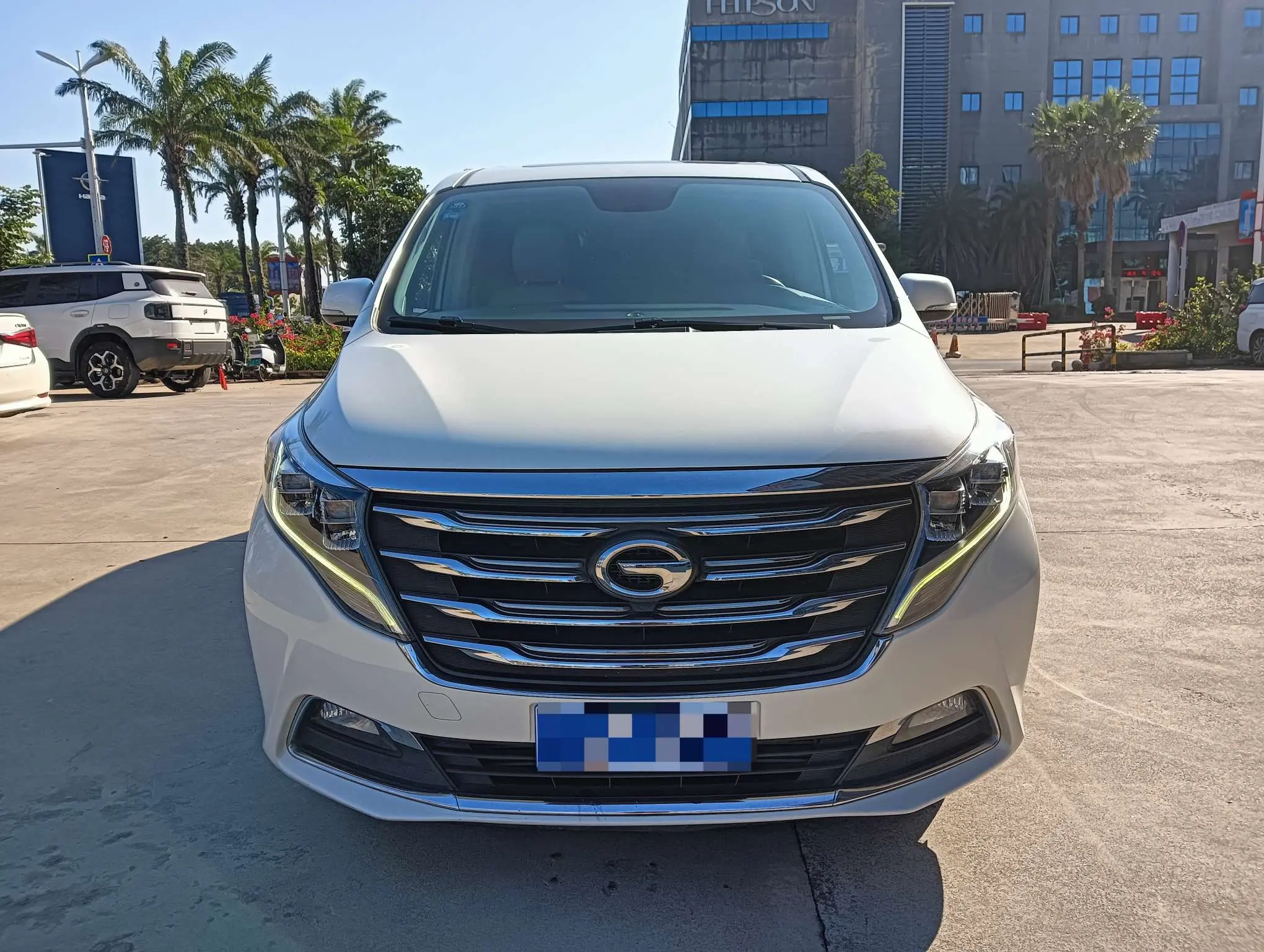 GAC Trumpchi M8  из Китая