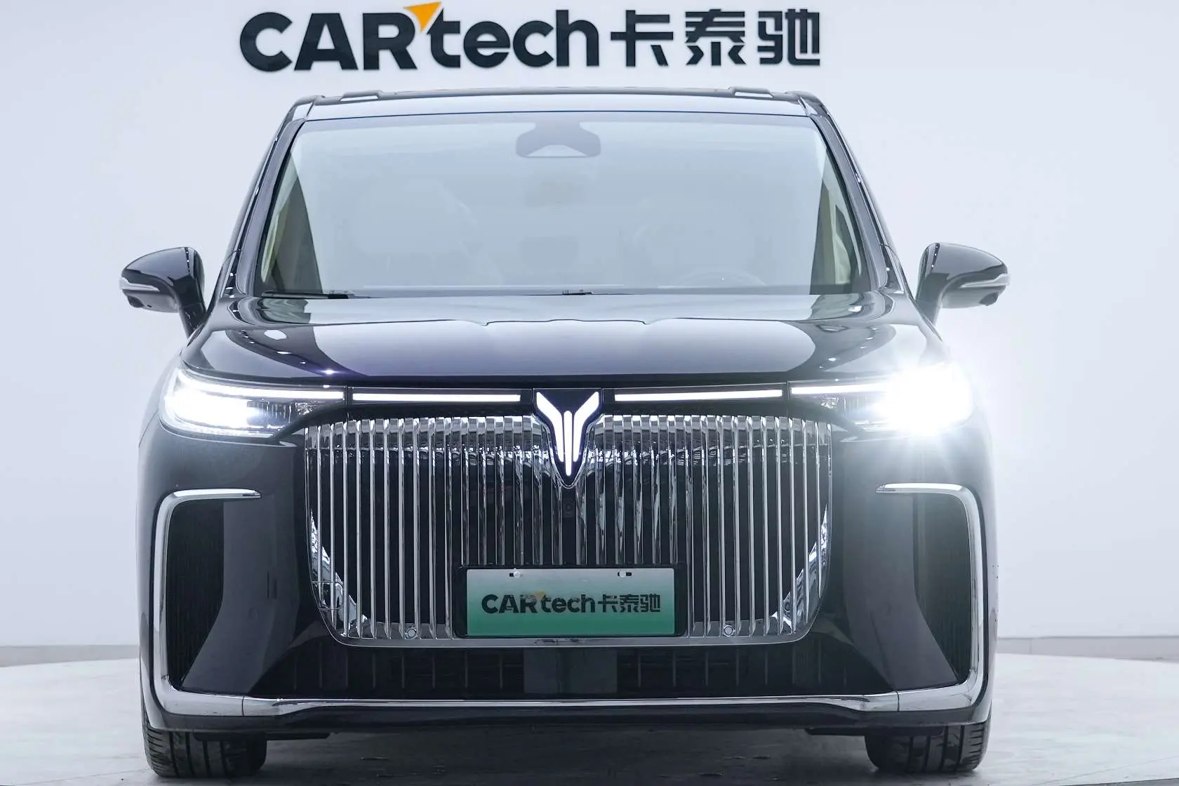 Voyah Lantu Dreamer EV  из Китая