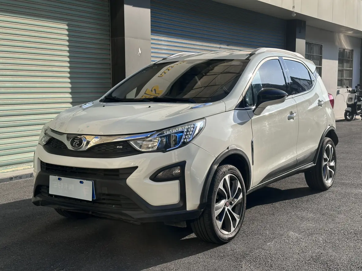 BYD Yuan  из Китая