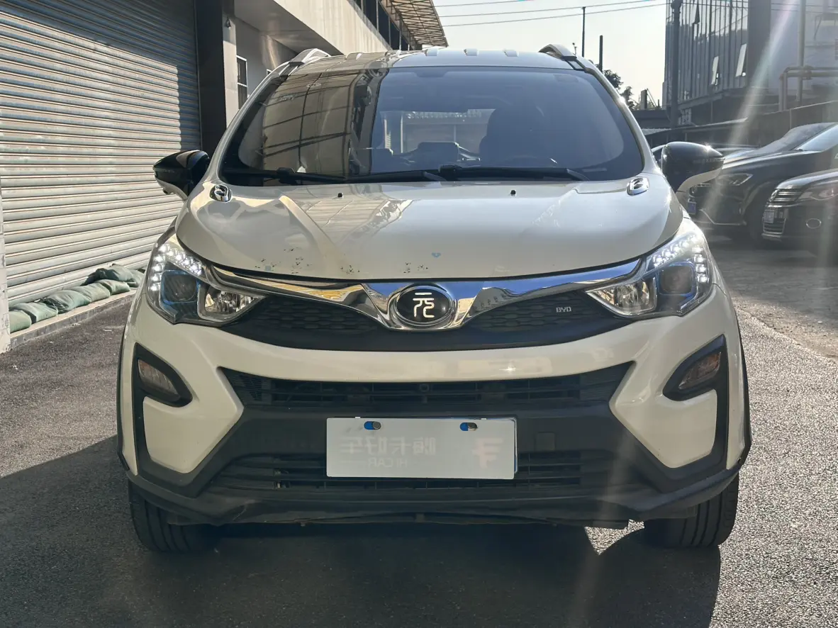 BYD Yuan  из Китая