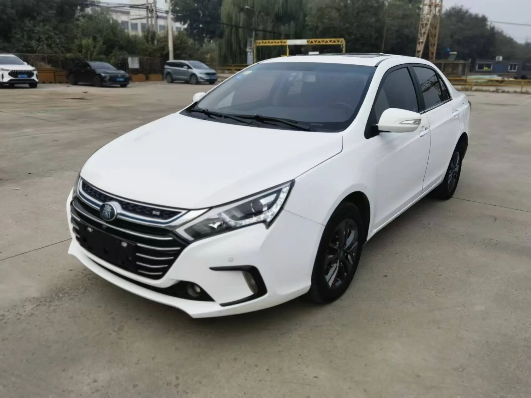 BYD Qin DM  из Китая