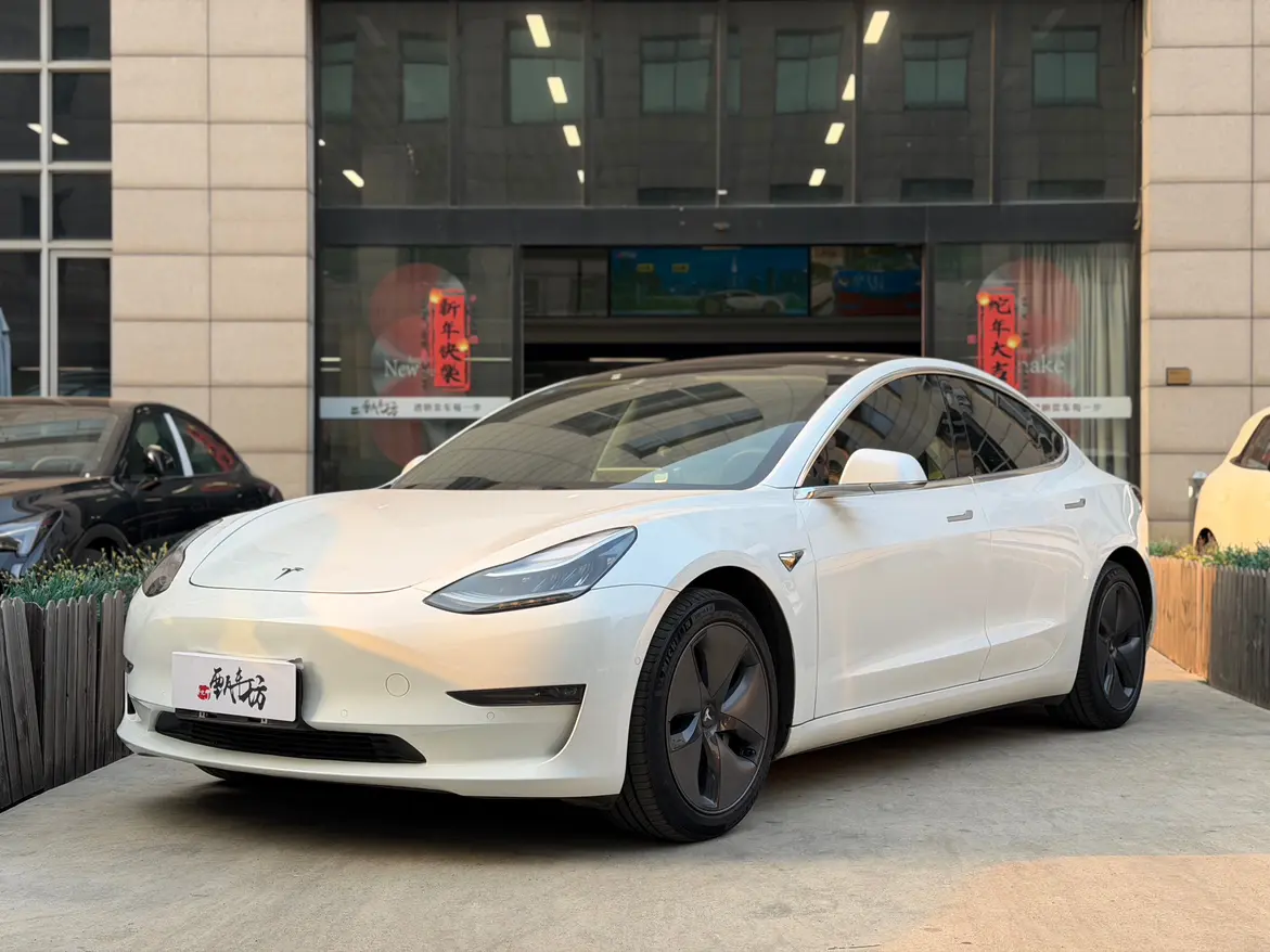 Tesla Model 3  из Китая