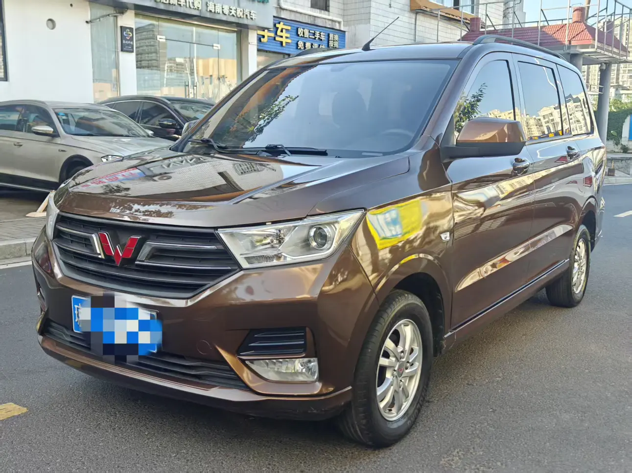 Wuling Hongguang  из Китая