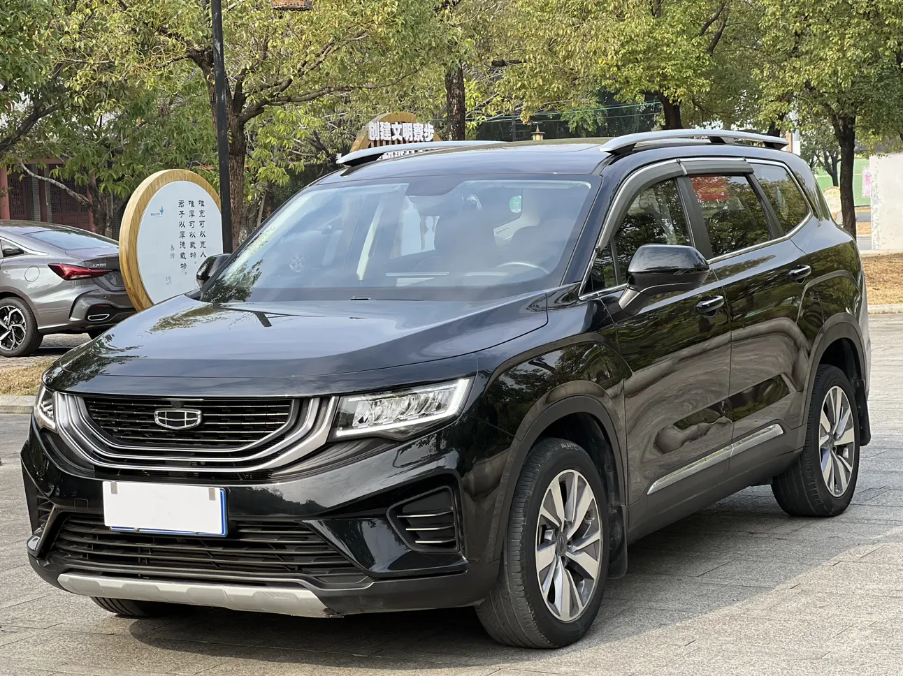 Geely Okavango  из Китая