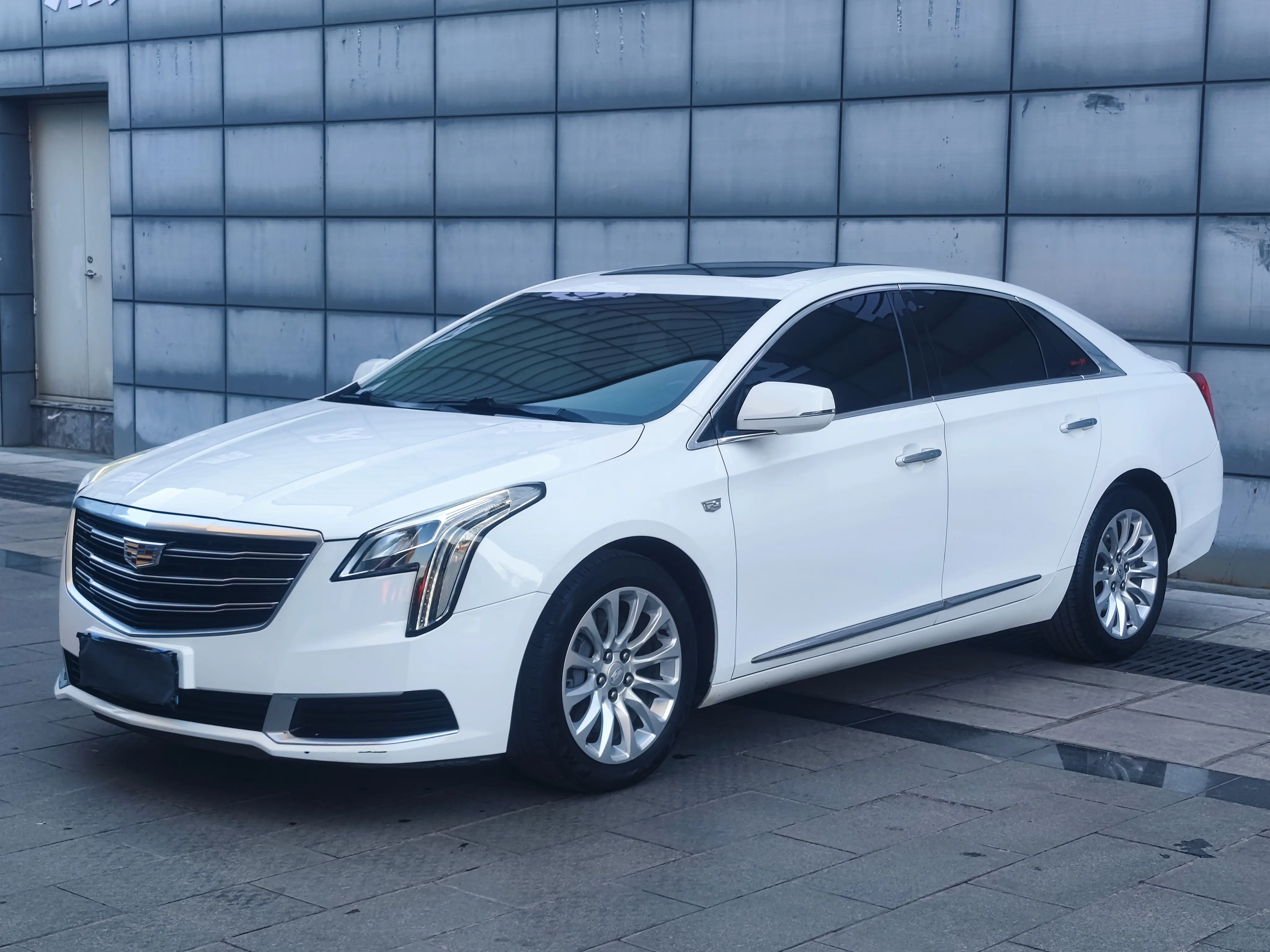 Cadillac XTS  из Китая