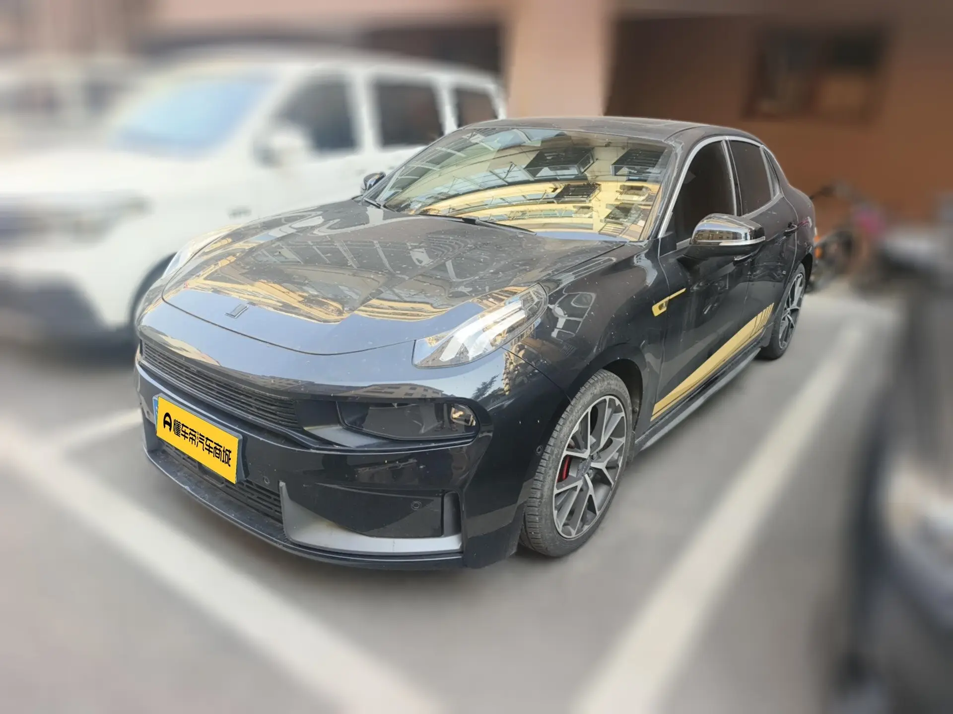 Lynk & Co 03  из Китая