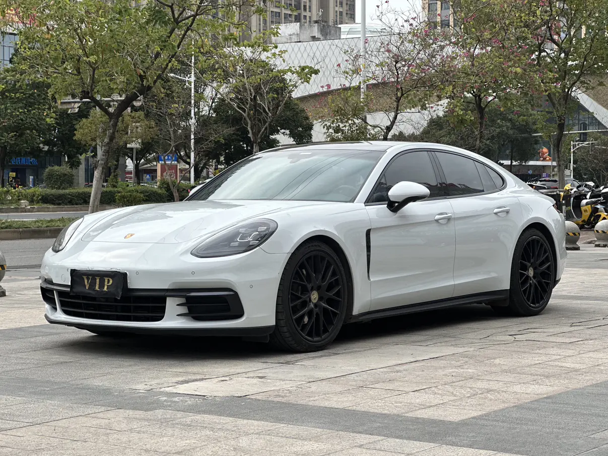 Porsche Panamera  из Китая