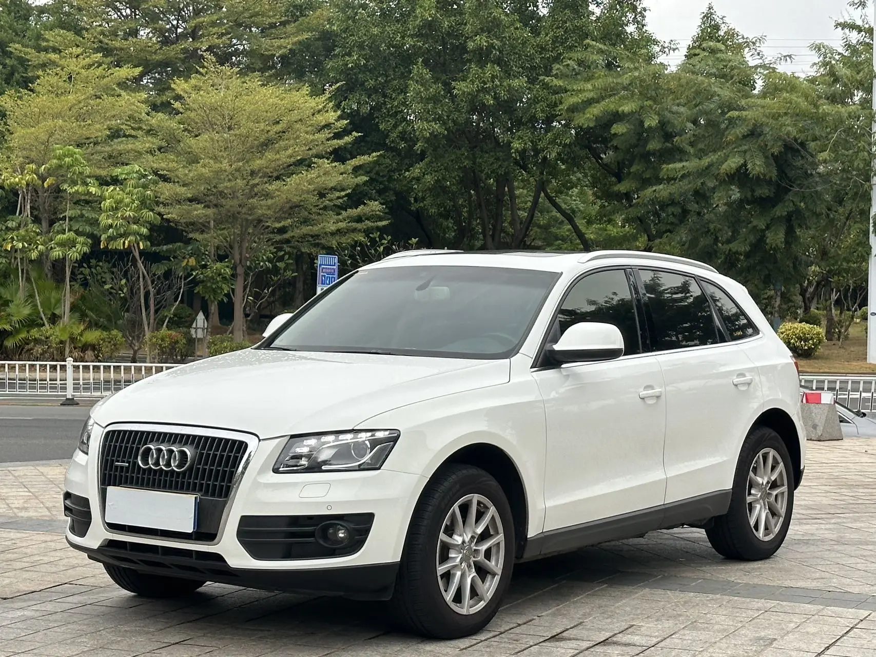 Audi Q5  из Китая