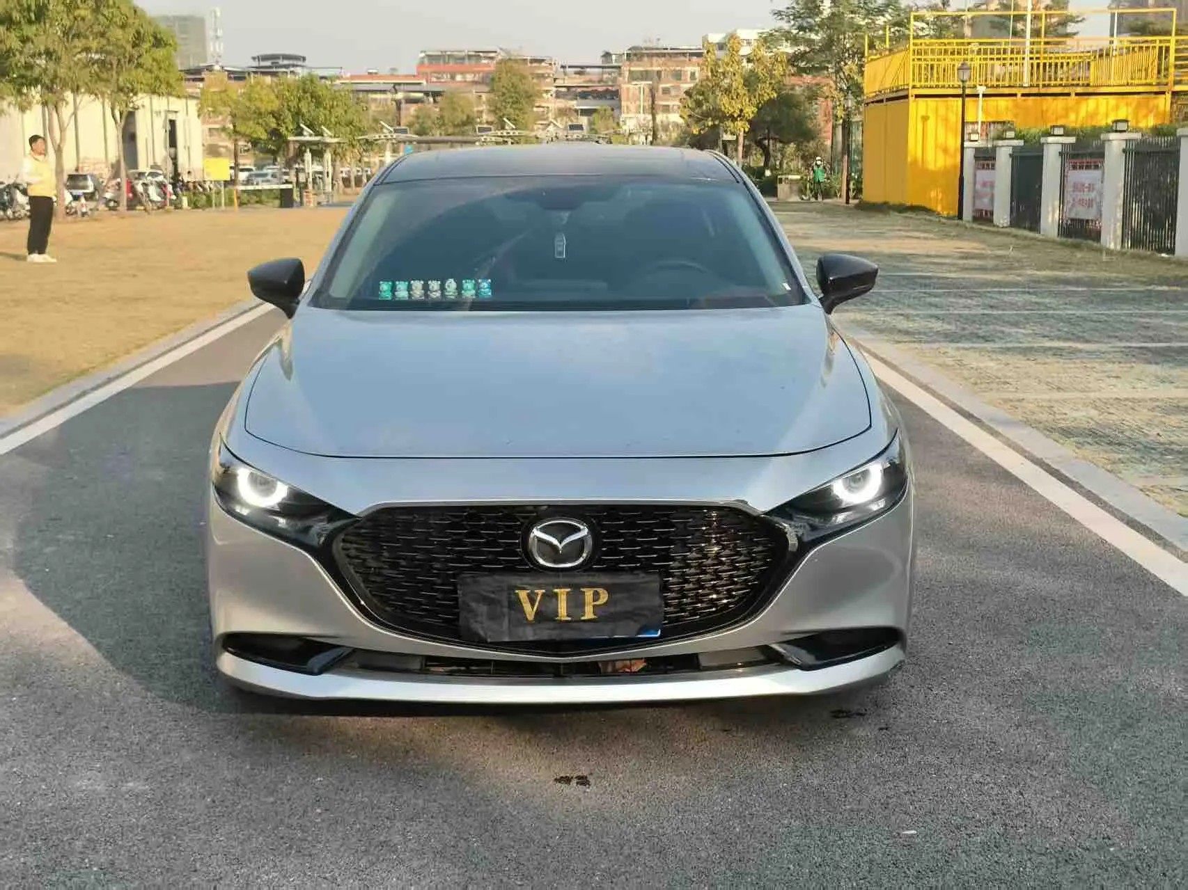 Mazda Axela (Mazda3)  из Китая