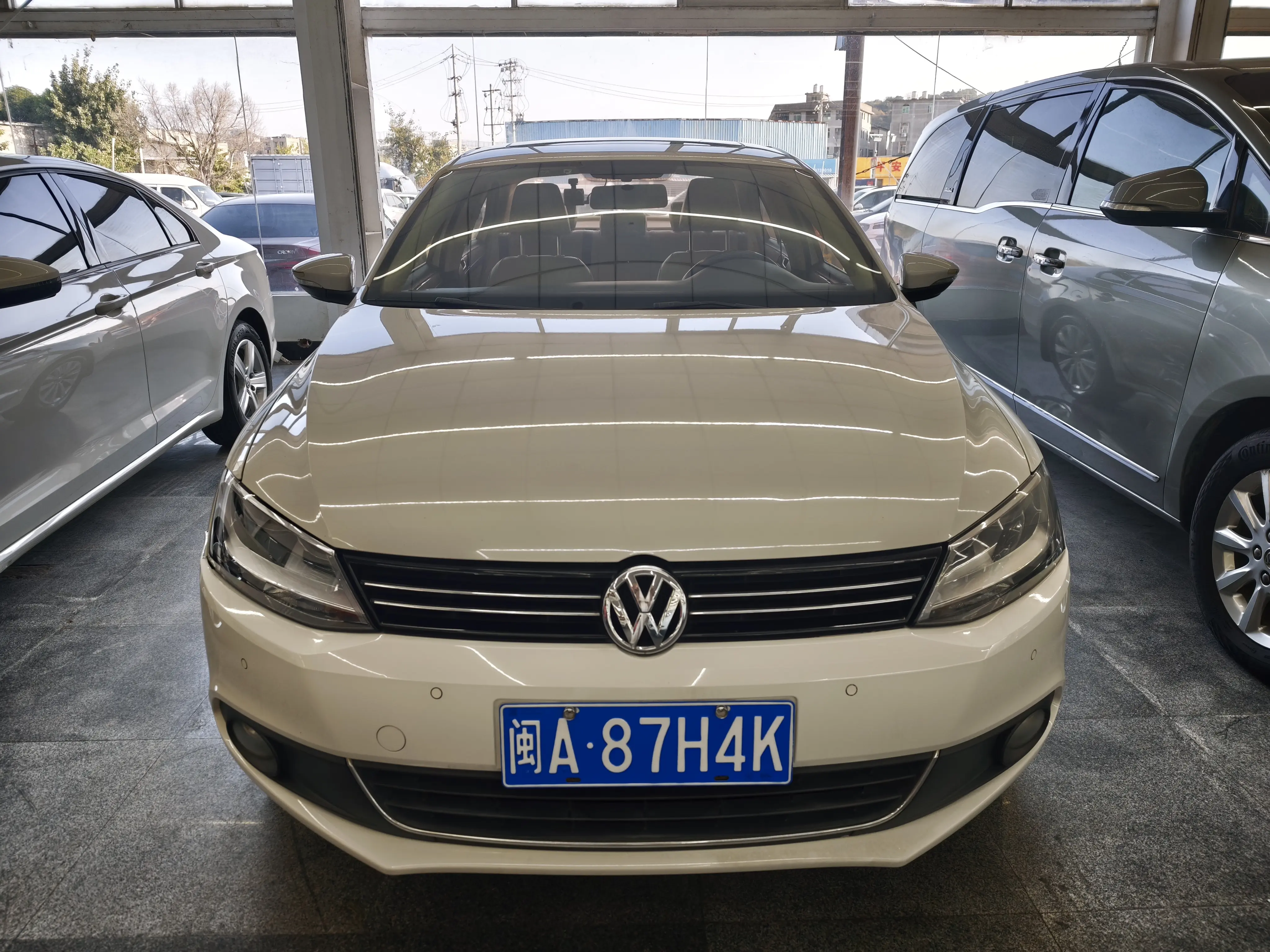 Volkswagen Sagitar  из Китая