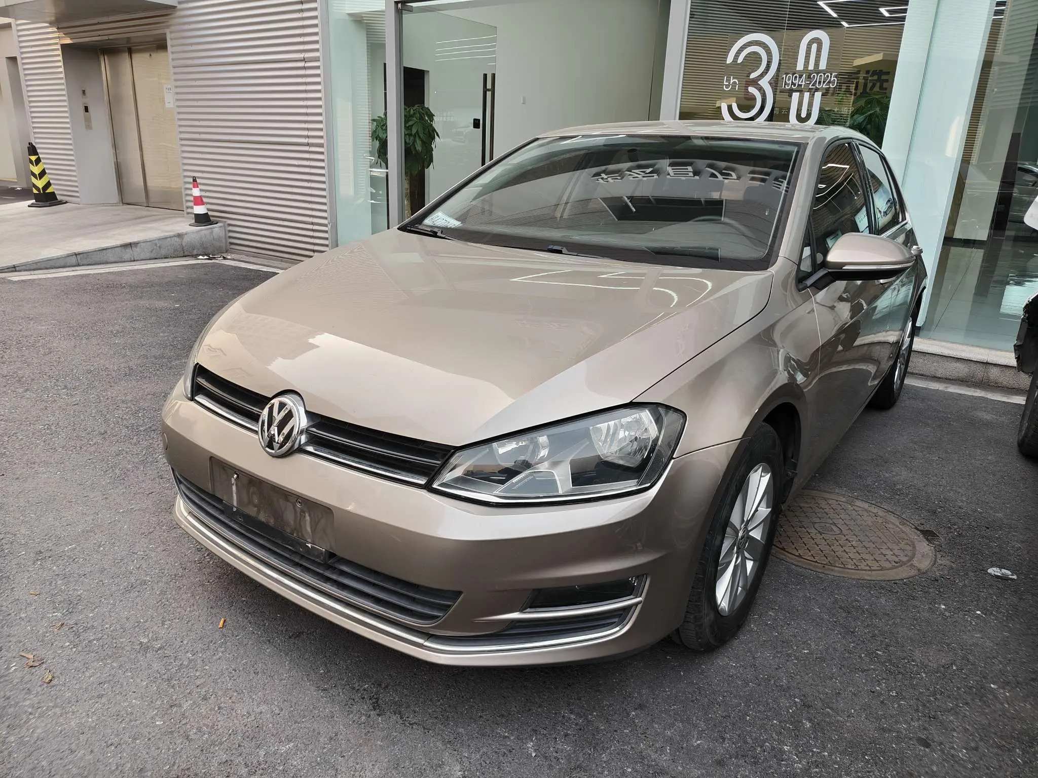 Volkswagen Golf  из Китая