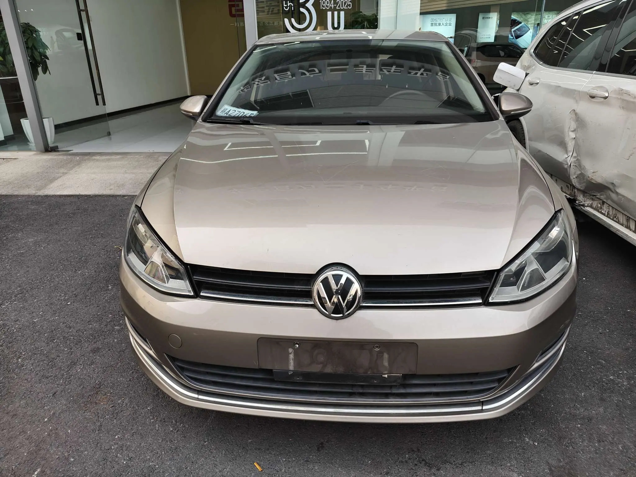 Volkswagen Golf  из Китая