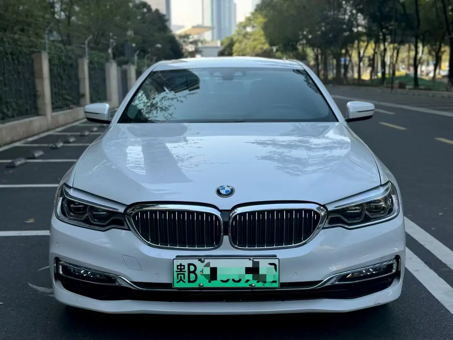 BMW 5 Series PHEV  из Китая