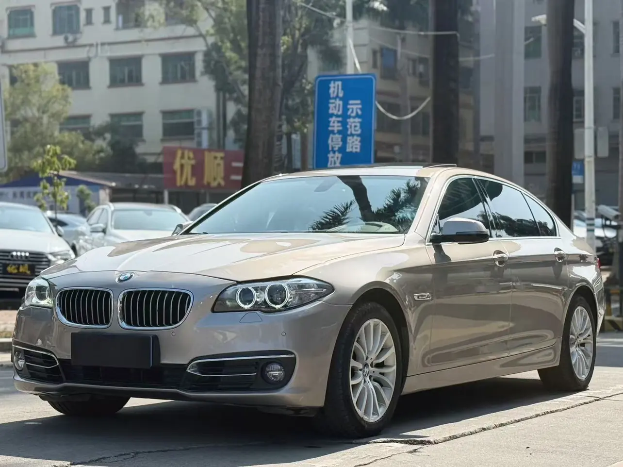 BMW 5 Series  из Китая