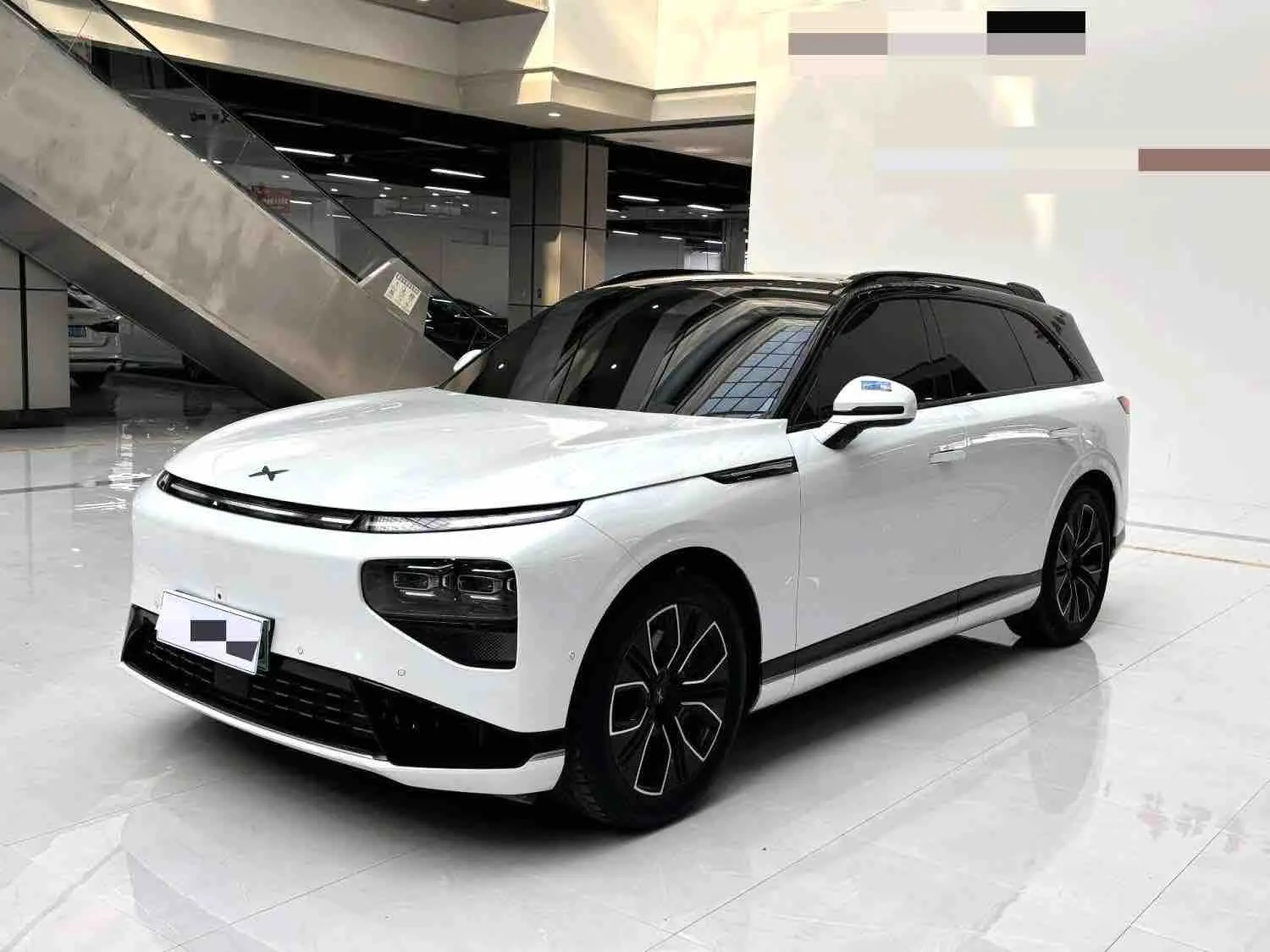 Xpeng G9  из Китая