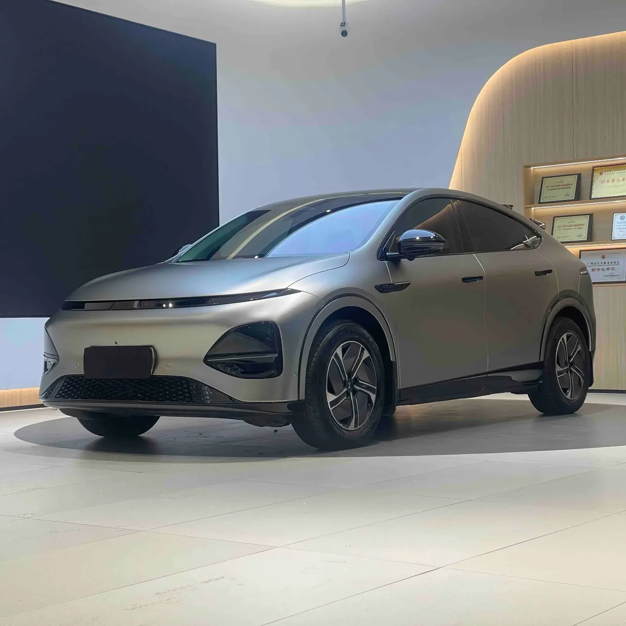 Xpeng G6  из Китая