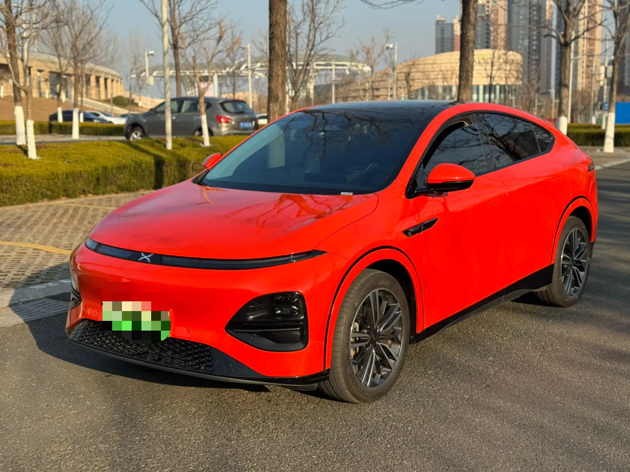 Xpeng G6  из Китая