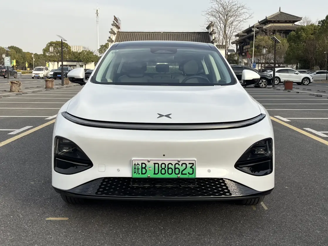 Xpeng G6  из Китая