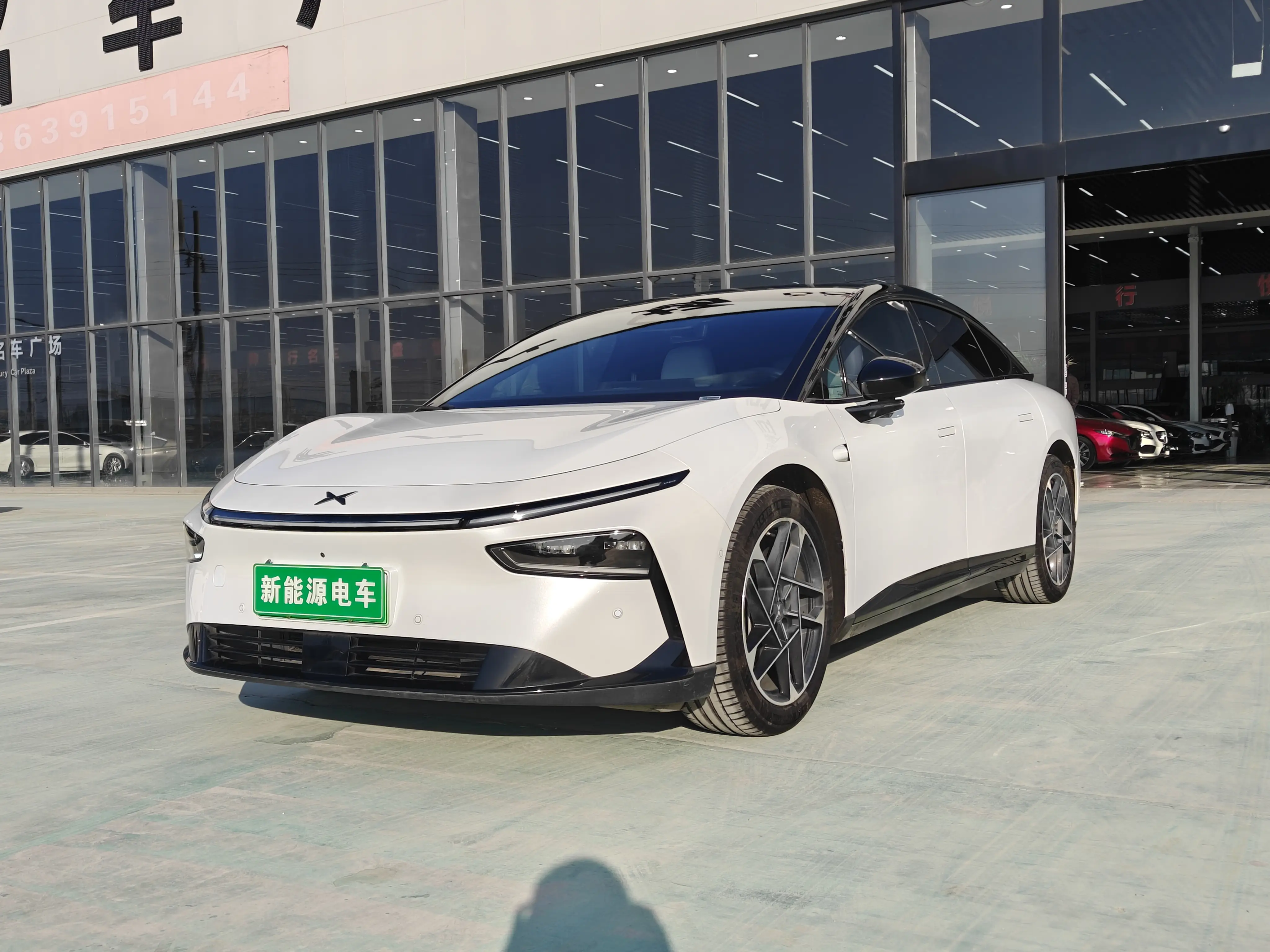 Xpeng P7+  из Китая