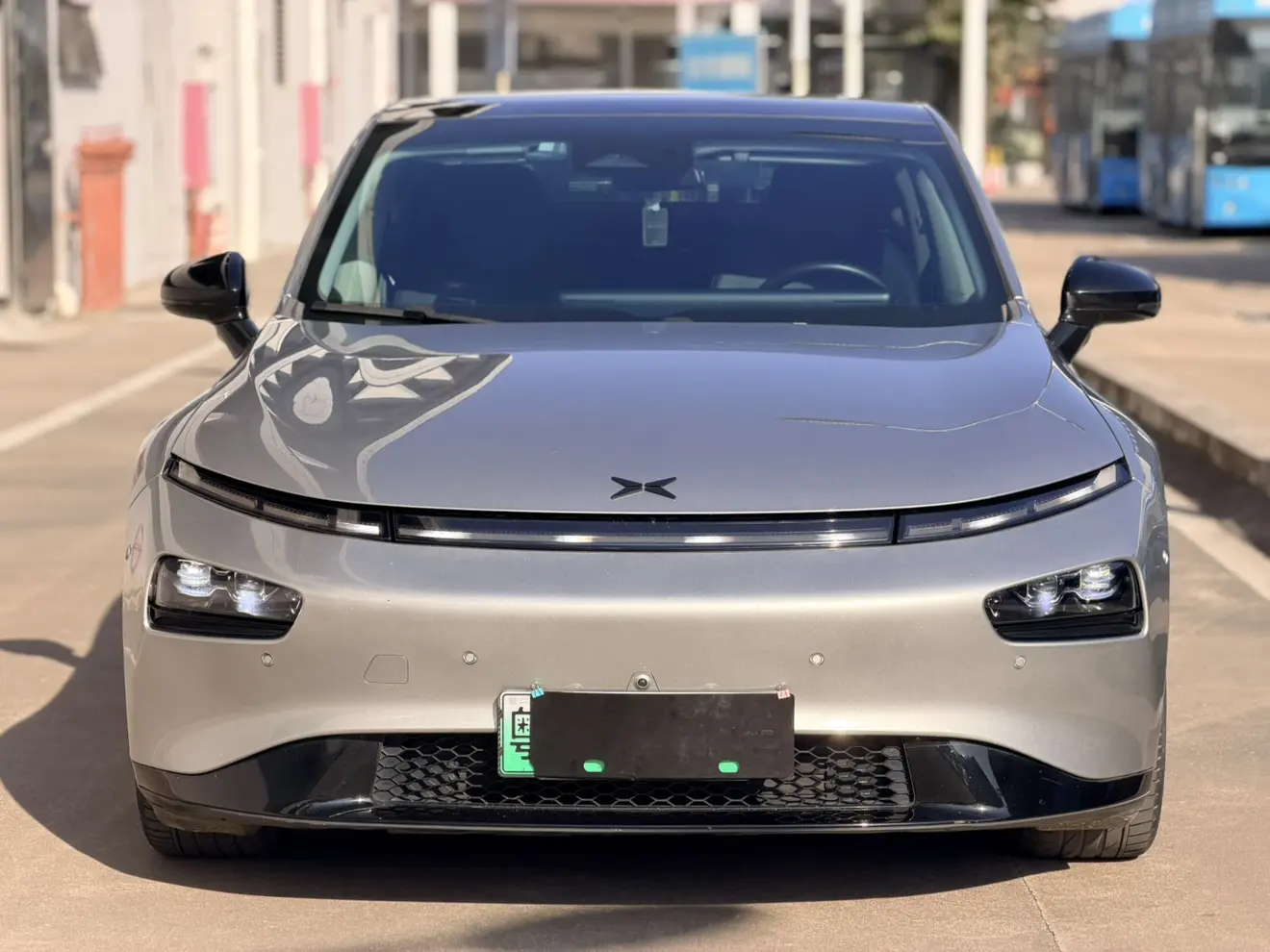 Xpeng P7  из Китая