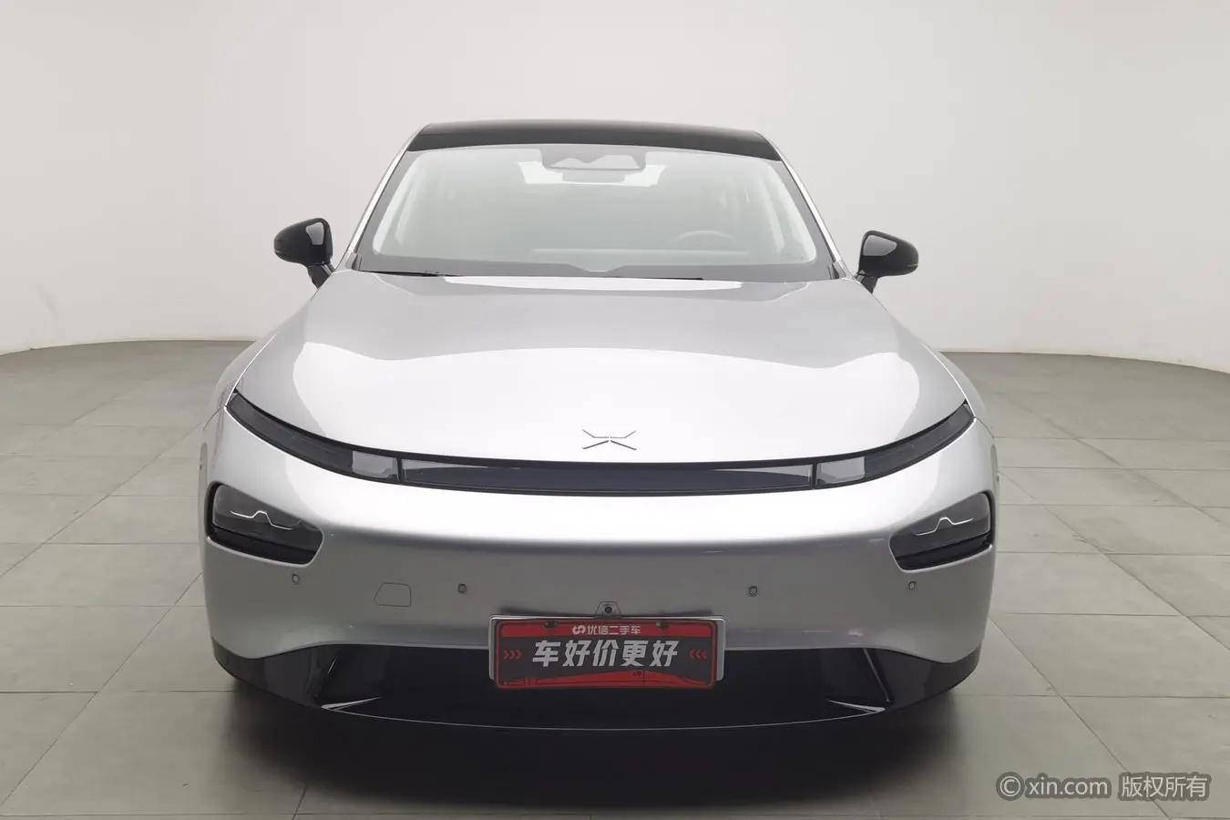 Xpeng P7  из Китая