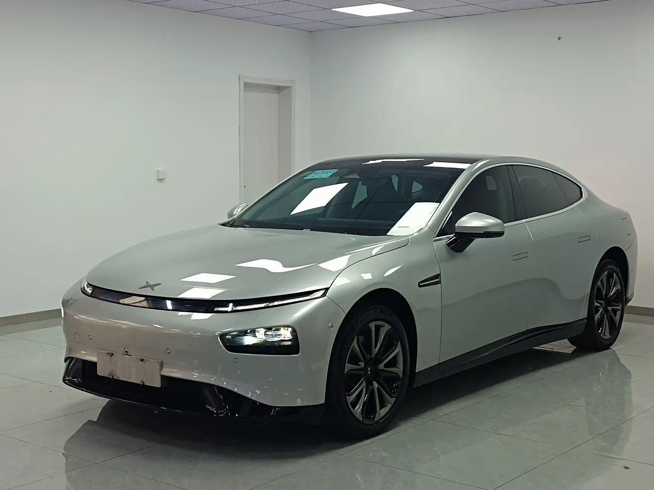 Xpeng P7  из Китая