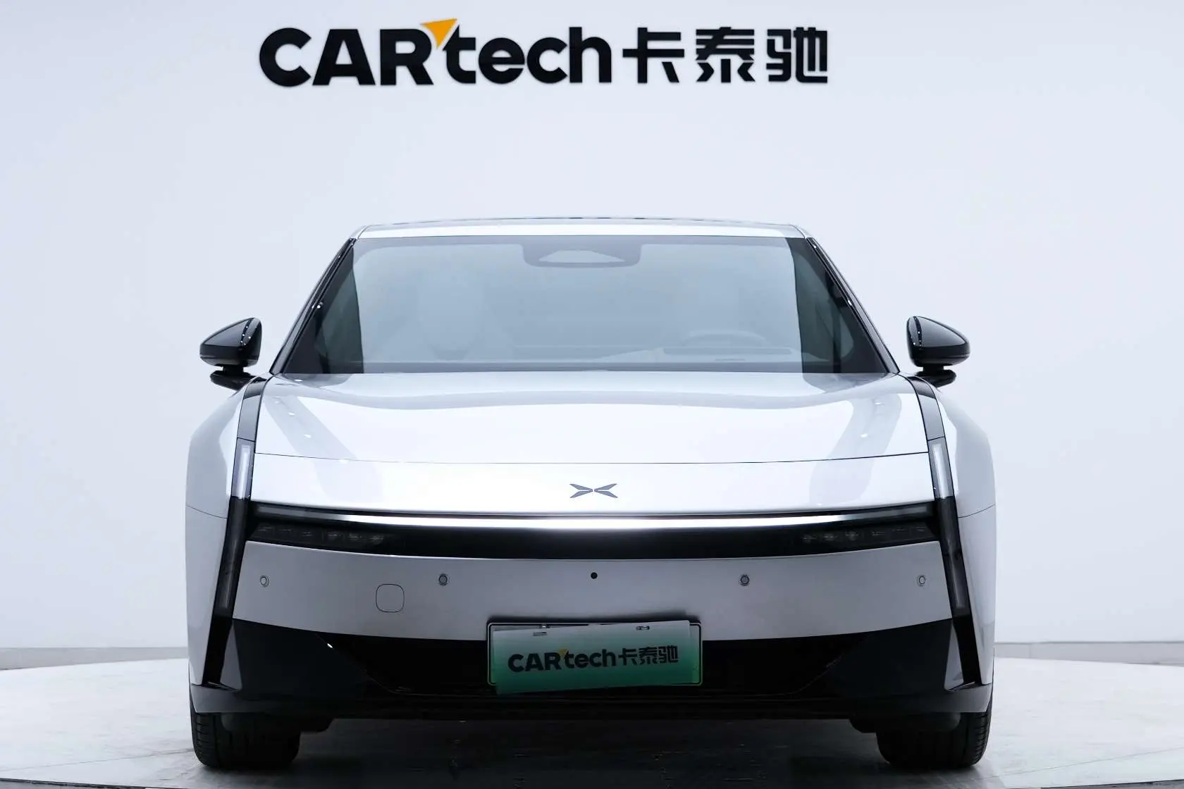 Xpeng P7  из Китая