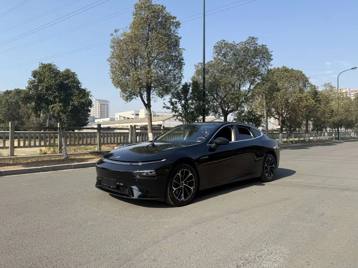 Xpeng P7  из Китая