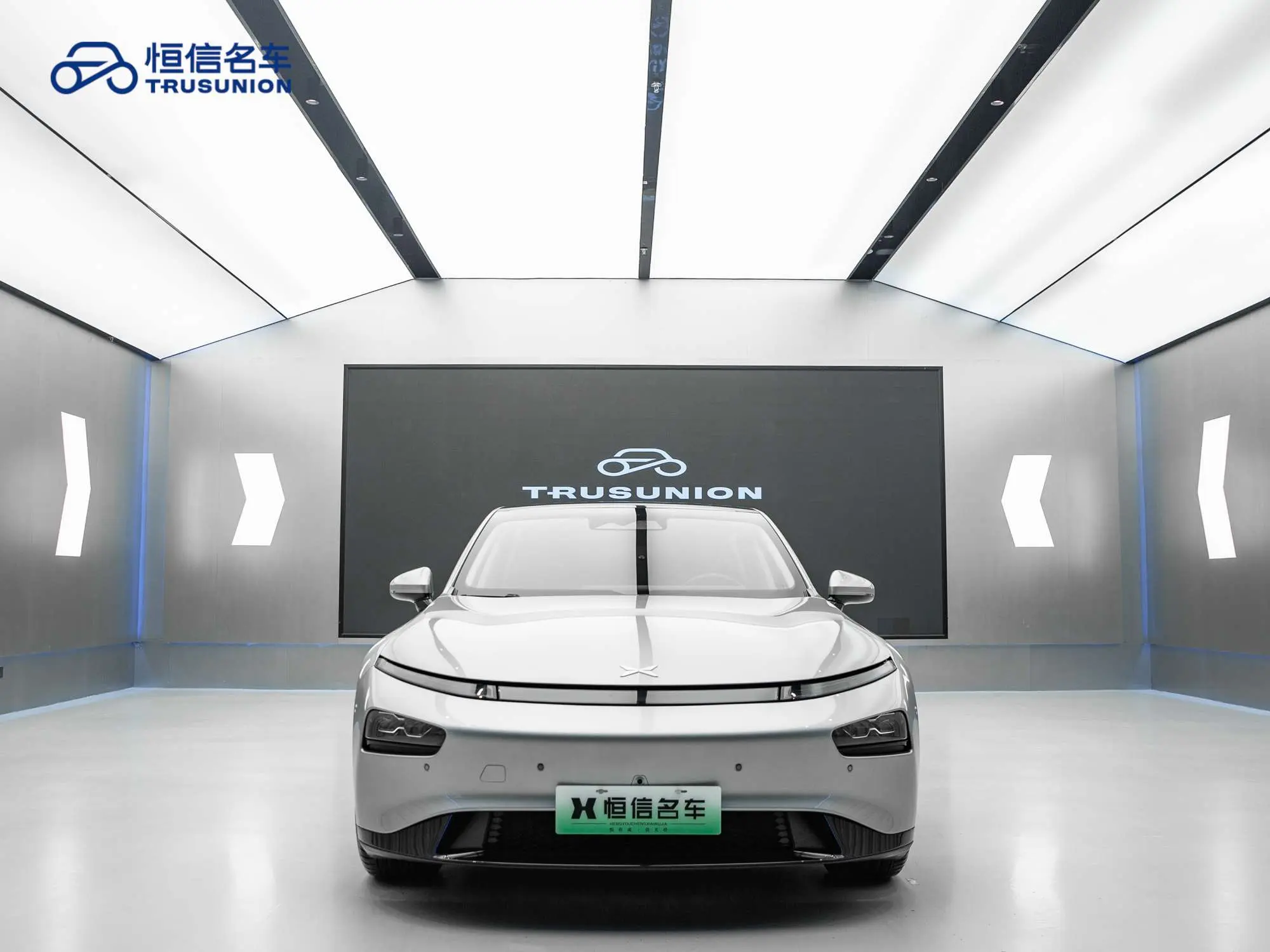 Xpeng P7  из Китая