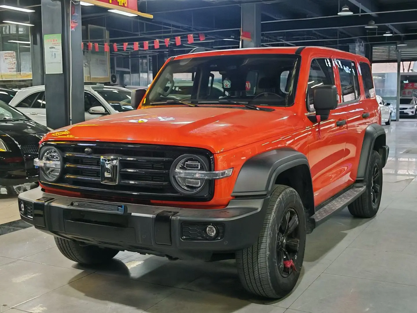 Tank 300  из Китая