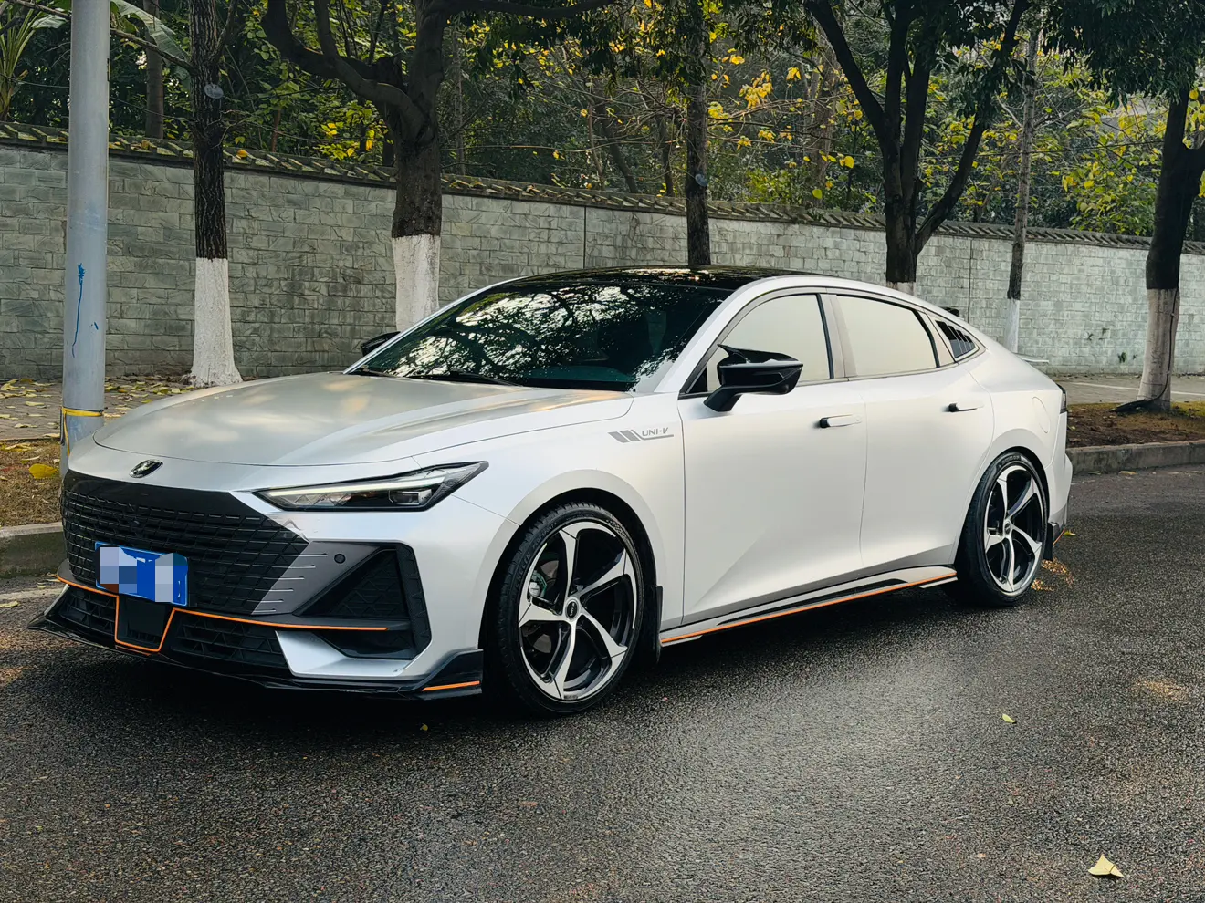 Changan UNI-V  из Китая