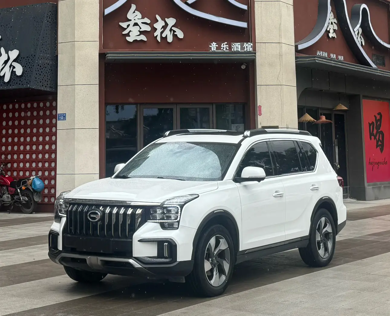 GAC Trumpchi GS8  из Китая