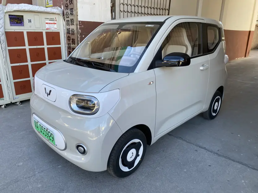Wuling Hongguang MINIEV  из Китая