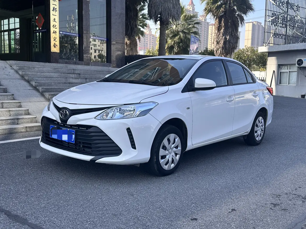 Toyota Vios  из Китая