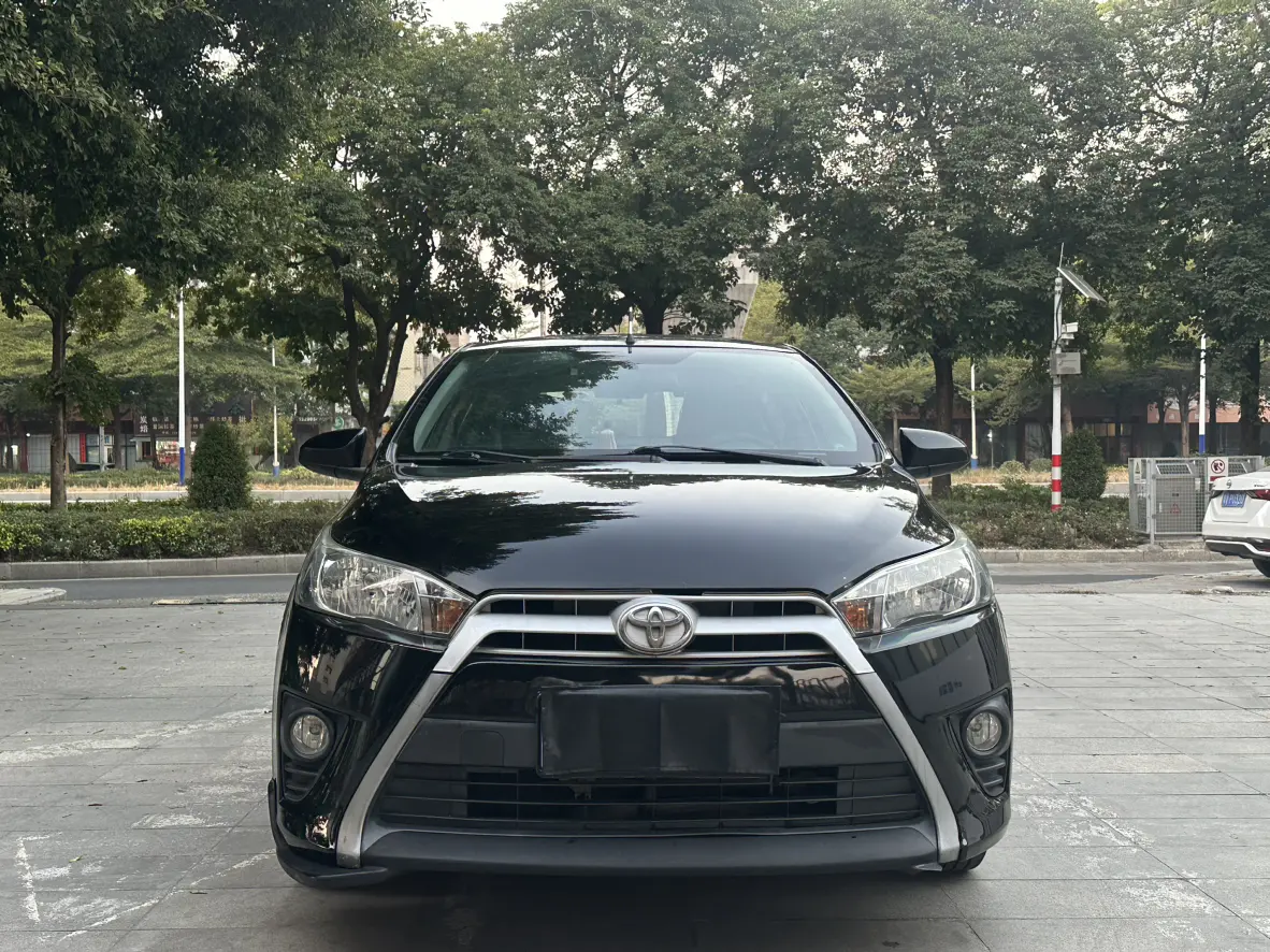 Toyota Yaris L  из Китая