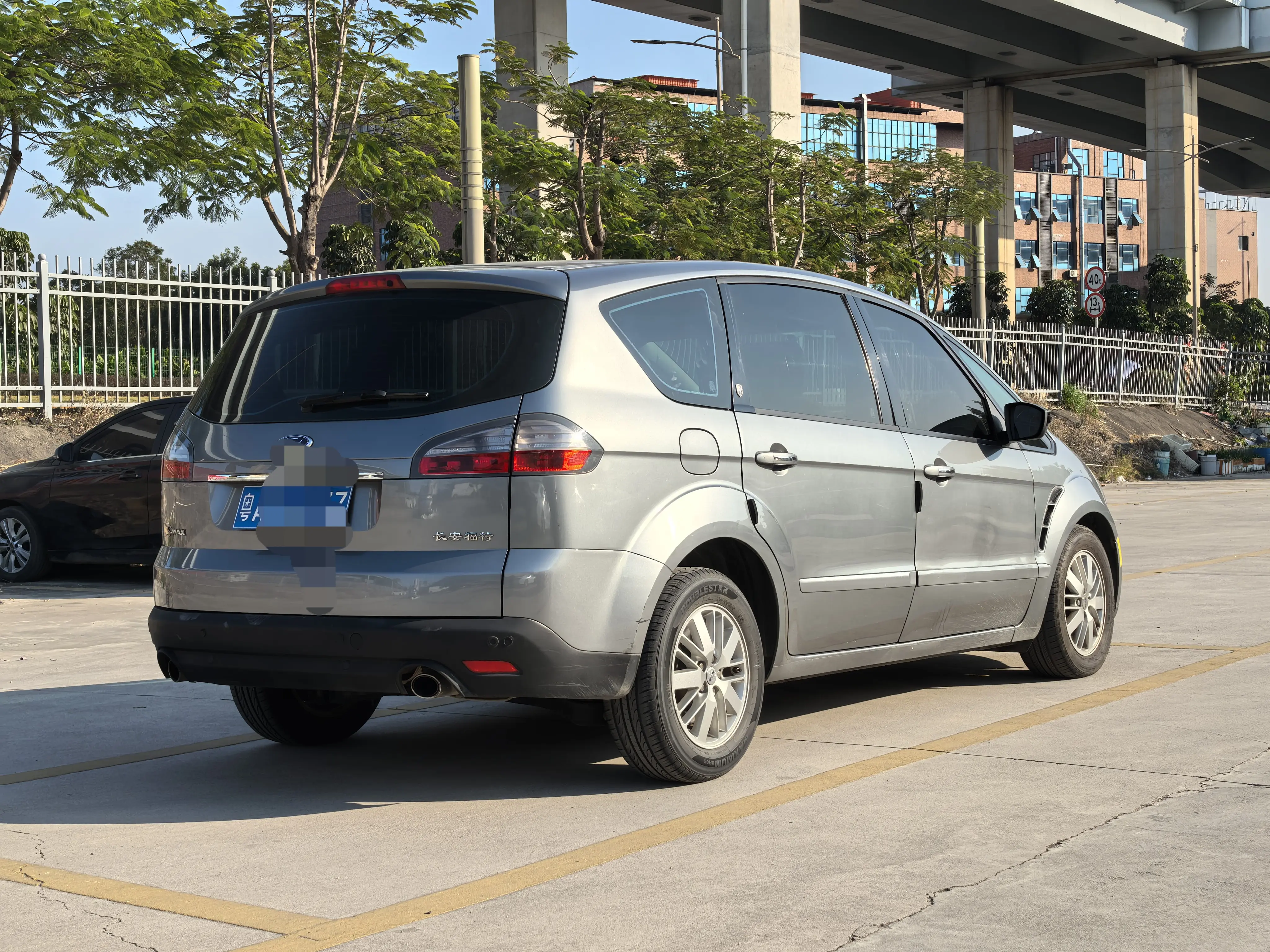 Ford Max  из Китая